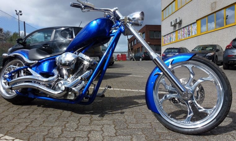 Candyblaue K9 Custom Chopper Big Dog Motorcycles