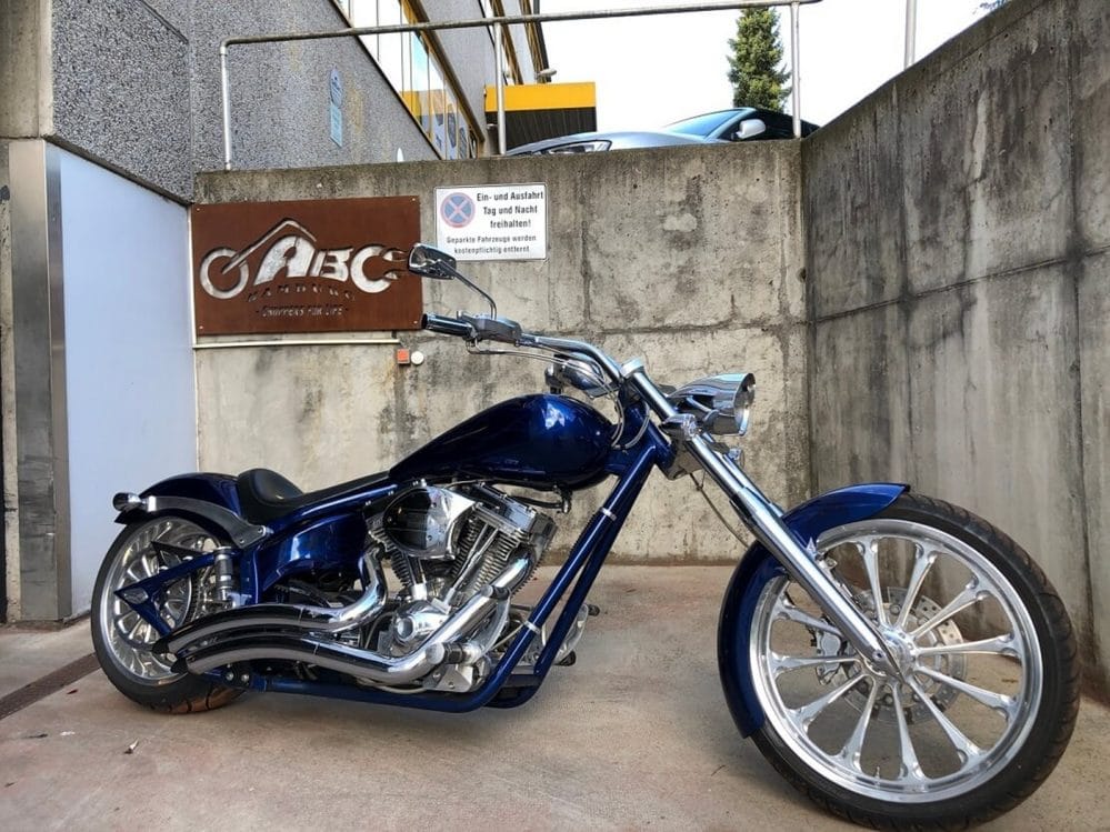 Big Dog Mastiff 2006 candyblau ABC Hamburg american Custom Bikes